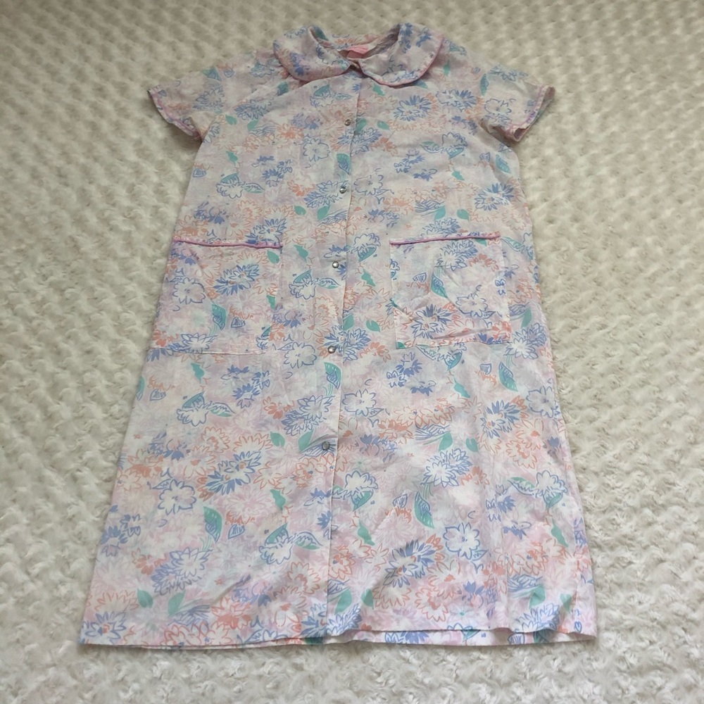 Carriage Court Pearl Snap House Coat Floral